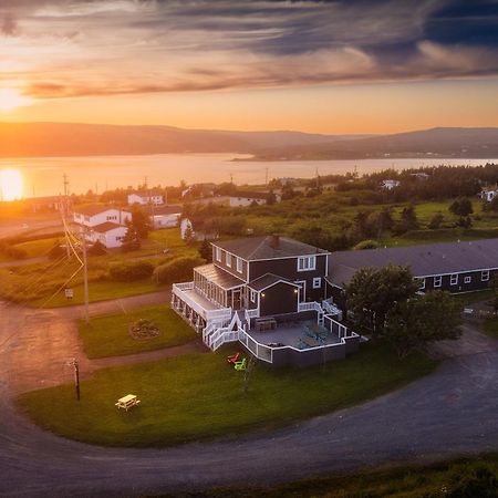 Edge Of The Avalon Inn Trepassey Exterior photo